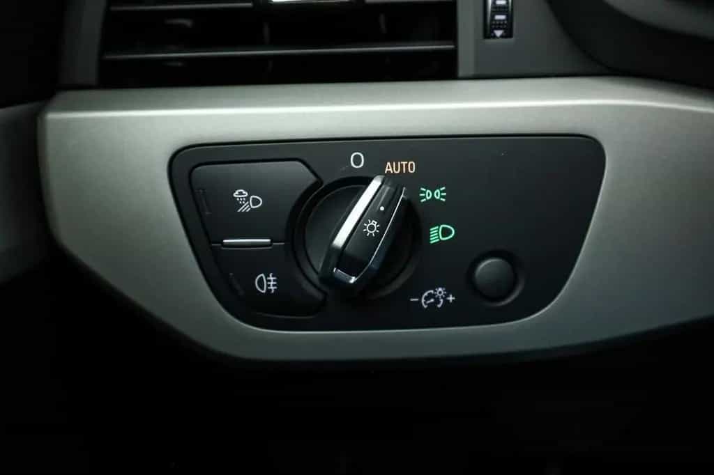 Audi A4 Avant 45 TFSI qu. AHK, Tour, Matrix, Sound 02/2023-photo-16