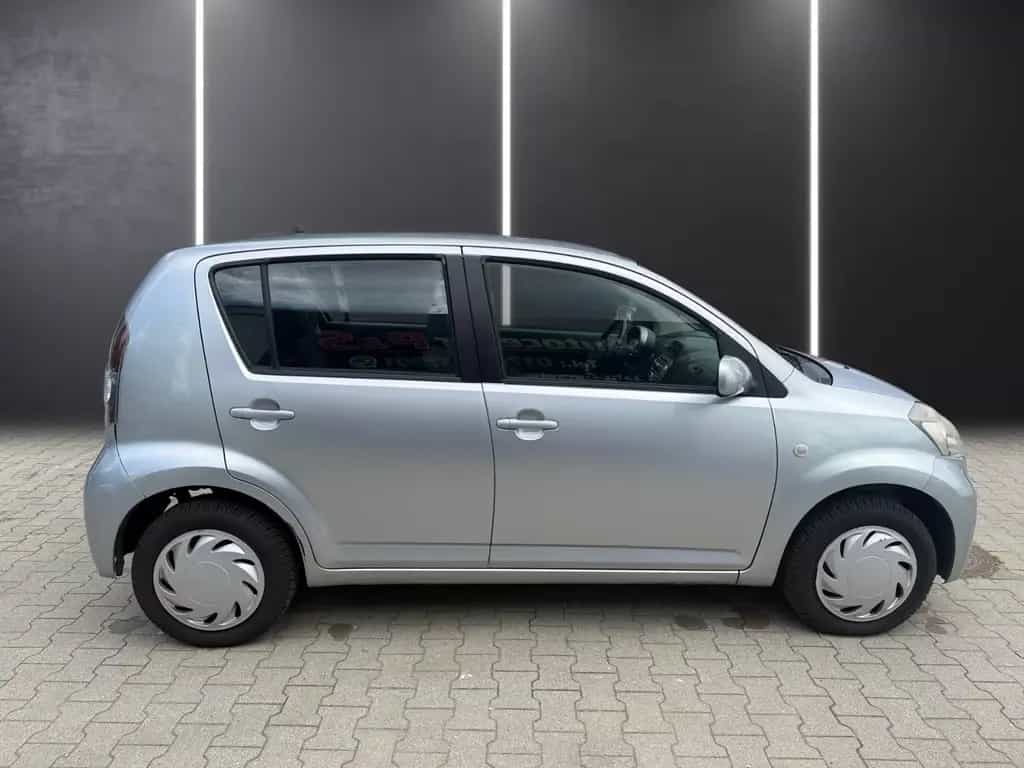Daihatsu Sirion 1.5 S Klima-Servo+Tüv Neu- Garantie 04/2009-photo-4