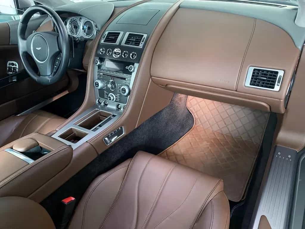 Aston Martin DB9 6.0 Coupe 10/2015-photo-16