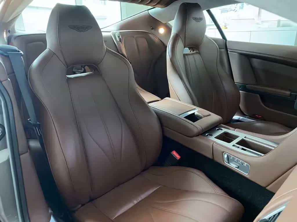 Aston Martin DB9 6.0 Coupe 10/2015-photo-17