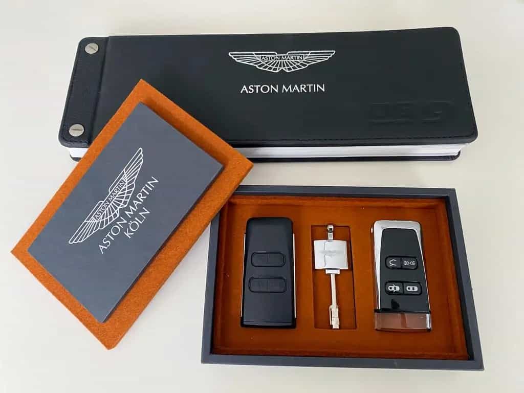 Aston Martin DB9 6.0 Coupe 10/2015-photo-21