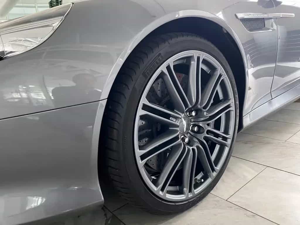 Aston Martin DB9 6.0 Coupe 10/2015-photo-4