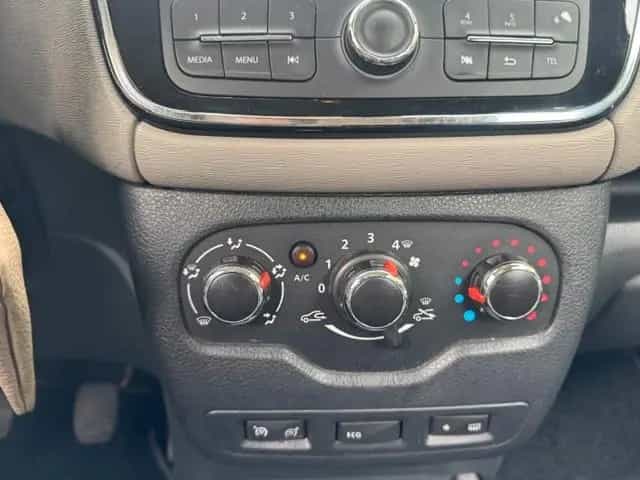 Dacia Lodgy TCe 115 Lauréate Lauréate 01/2017-photo-13