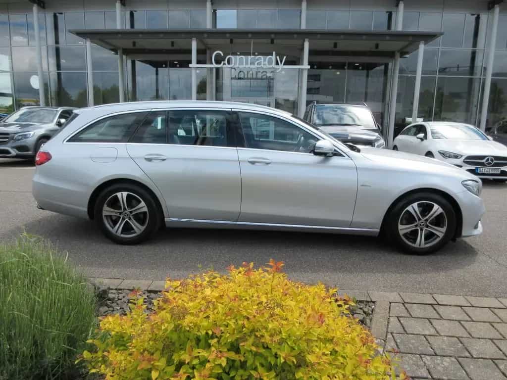 Mercedes-Benz E 220 d T Avantgarde 9G LED COMAND 360° WideScr. 02/2019-photo-3