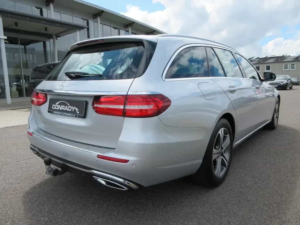 Mercedes-Benz E 220 d T Avantgarde 9G LED COMAND 360° WideScr. 02/2019-photo-4