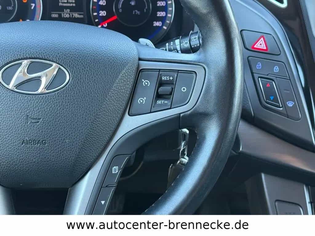 Hyundai i40 cw Trend*Panorama*Navi*8-fach* 09/2017-photo-14