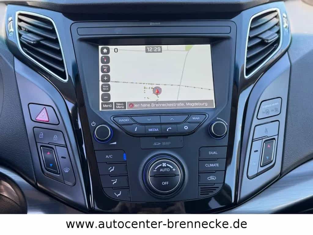 Hyundai i40 cw Trend*Panorama*Navi*8-fach* 09/2017-photo-19