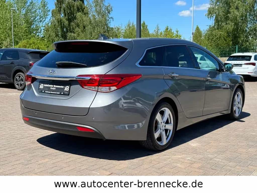 Hyundai i40 cw Trend*Panorama*Navi*8-fach* 09/2017-photo-3