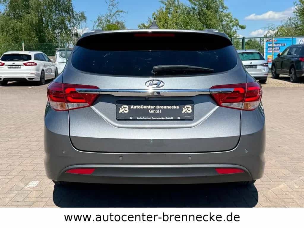 Hyundai i40 cw Trend*Panorama*Navi*8-fach* 09/2017-photo-4