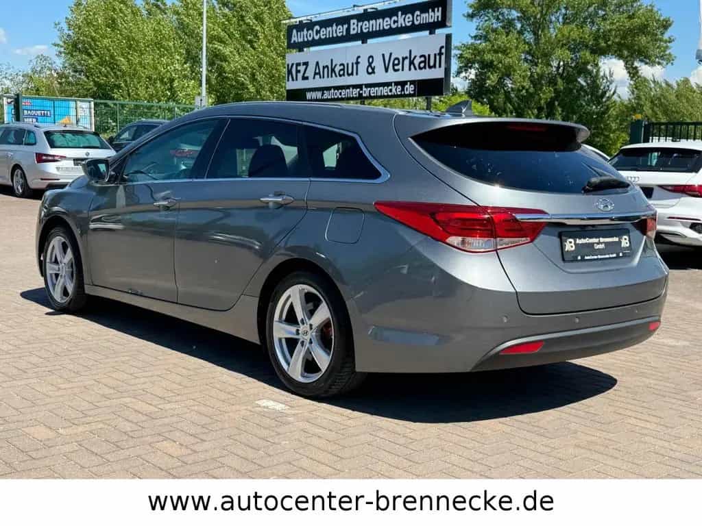 Hyundai i40 cw Trend*Panorama*Navi*8-fach* 09/2017-photo-5