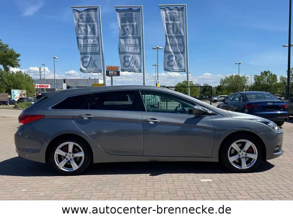 Hyundai i40 cw Trend*Panorama*Navi*8-fach* 09/2017-photo-6