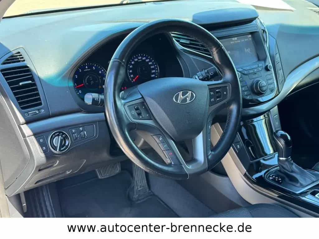 Hyundai i40 cw Trend*Panorama*Navi*8-fach* 09/2017-photo-9