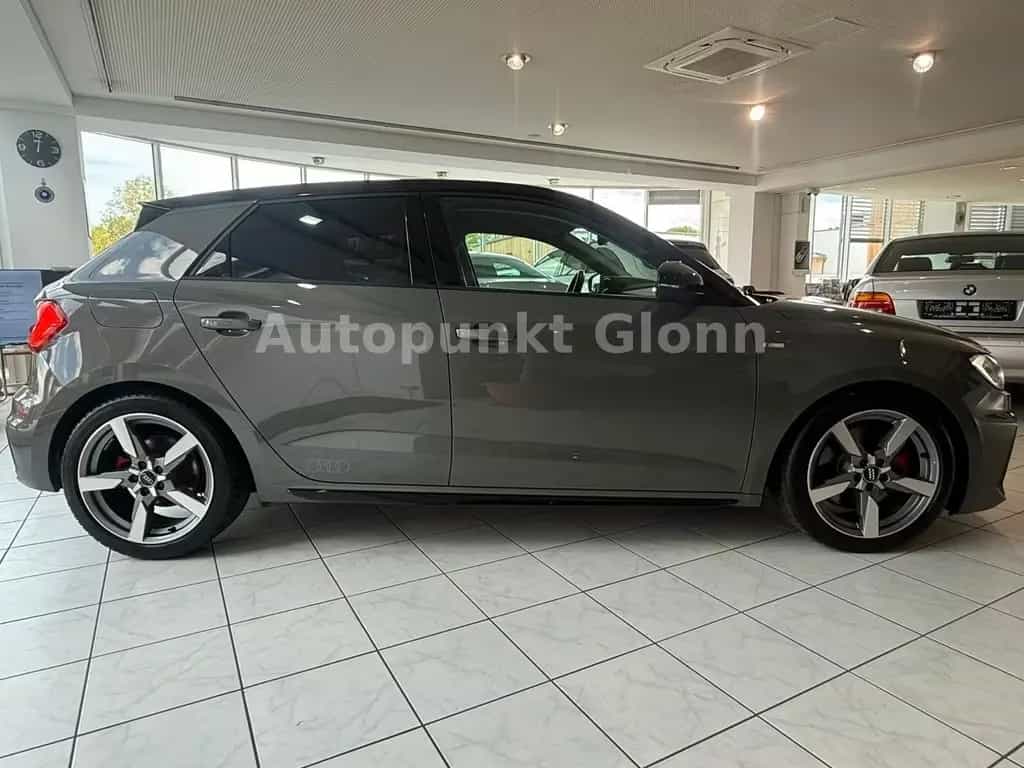 Audi A1 Sportback 40 TFSI S line|LED|Tempomat|TÜV Neu 04/2019-photo-4