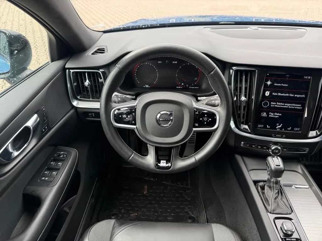 Volvo V60 //  R Design 08/2019-photo-11