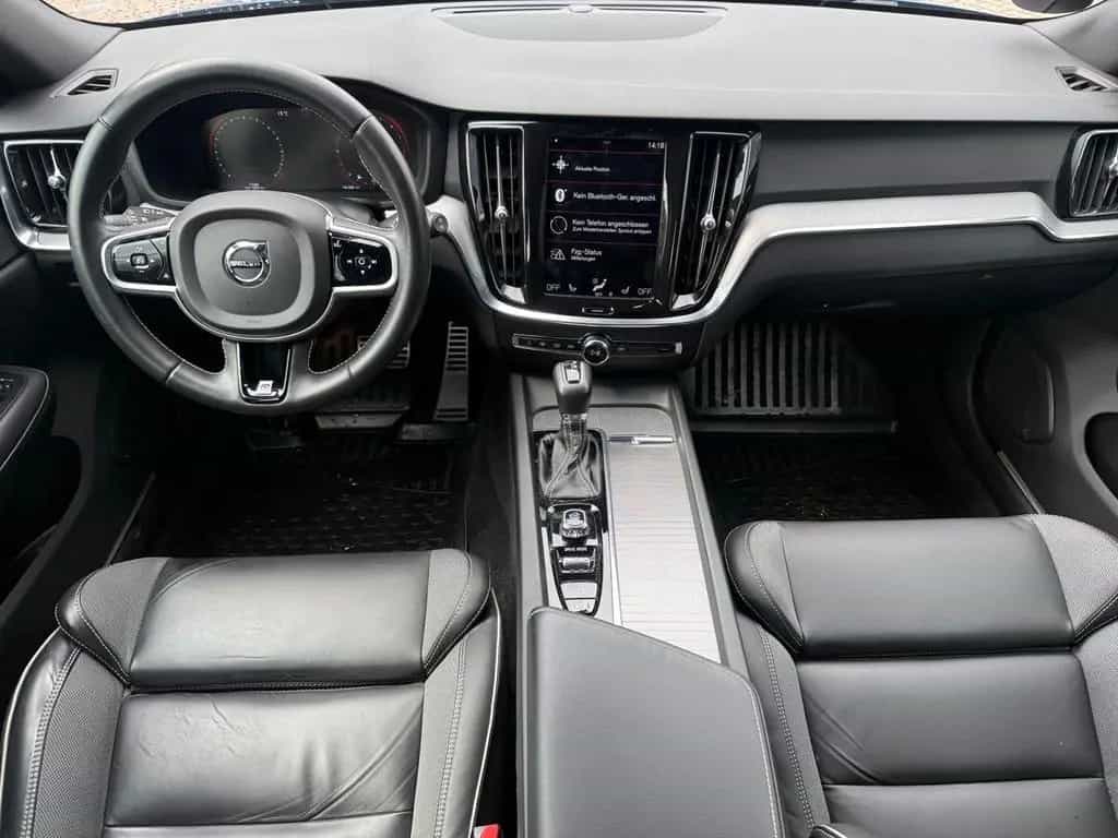 Volvo V60 //  R Design 08/2019-photo-9