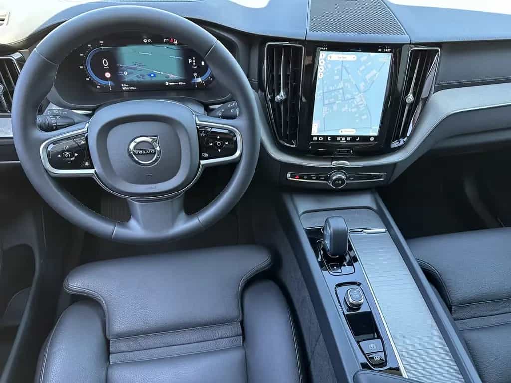 Volvo XC60 B5 AWD Ultimate Dark NAV+LED+ACC+360°+PANO 04/2023-photo-11