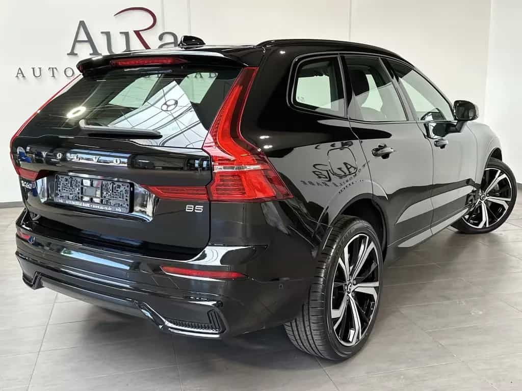 Volvo XC60 B5 AWD Ultimate Dark NAV+LED+ACC+360°+PANO 04/2023-photo-3