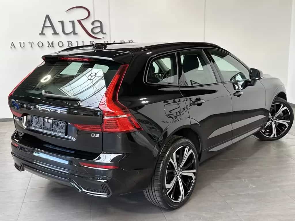 Volvo XC60 B5 AWD Ultimate Dark NAV+LED+ACC+360°+PANO 04/2023-photo-4