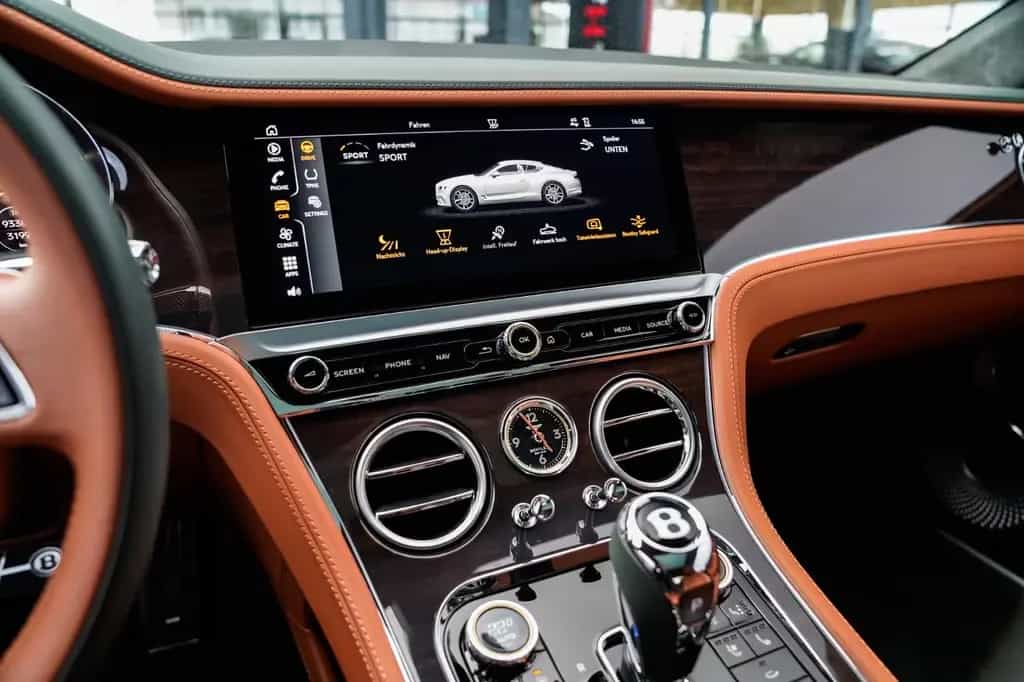 Bentley Continental GT V8 Mulliner Blackline-Panorama 01/2022-photo-15