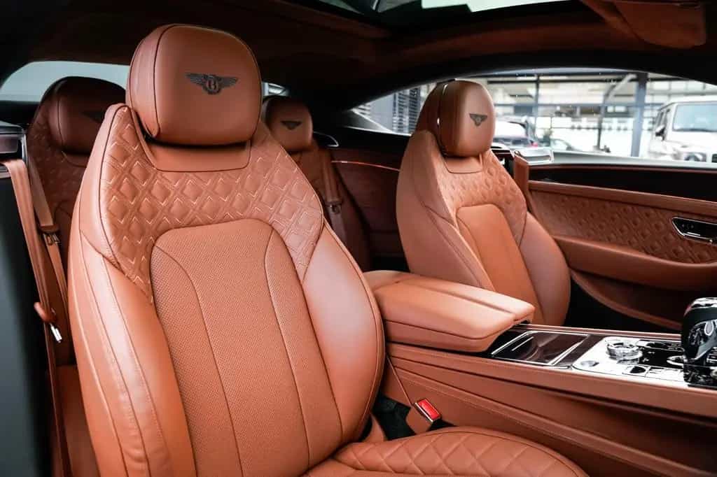 Bentley Continental GT V8 Mulliner Blackline-Panorama 01/2022-photo-17