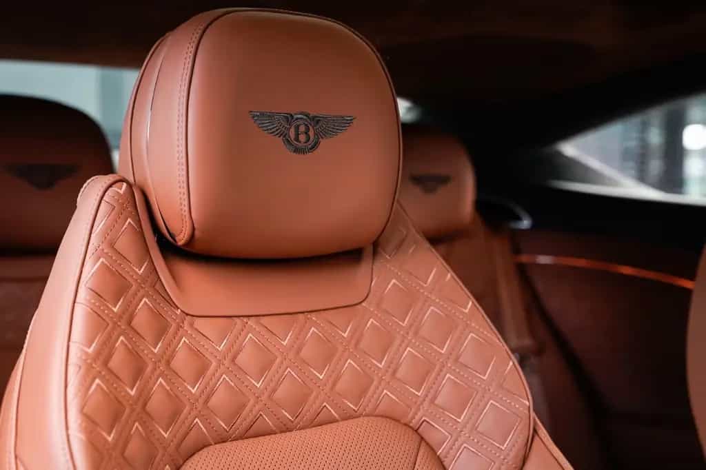 Bentley Continental GT V8 Mulliner Blackline-Panorama 01/2022-photo-18