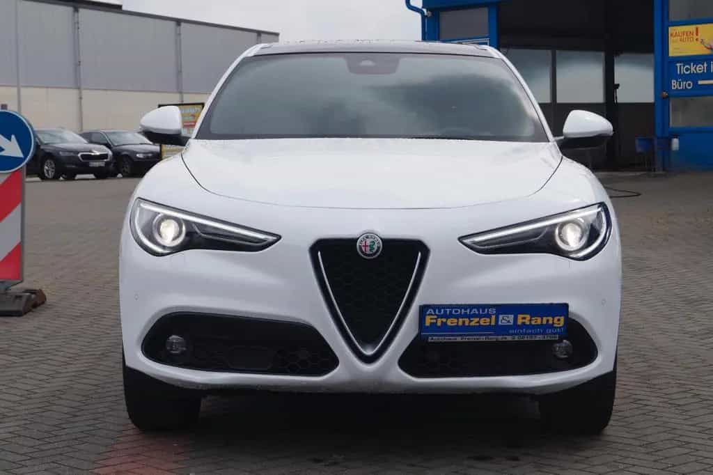 Alfa Romeo Stelvio Q4 *Pano*Navi*Kamera*Blind*SHZ*Front* 04/2019-photo-1