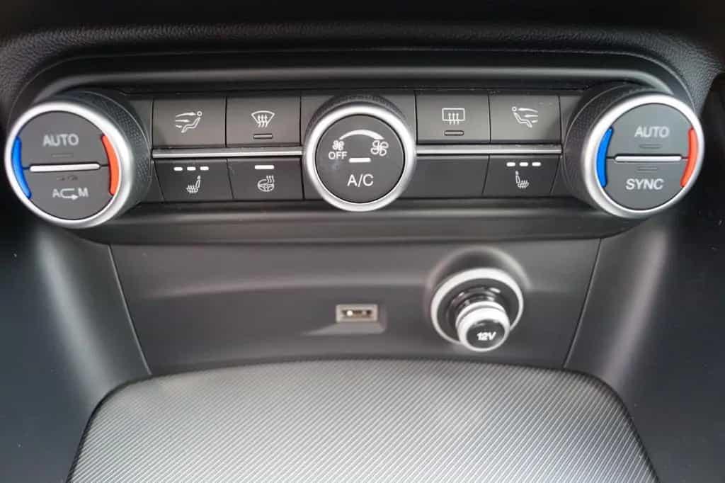 Alfa Romeo Stelvio Q4 *Pano*Navi*Kamera*Blind*SHZ*Front* 04/2019-photo-10