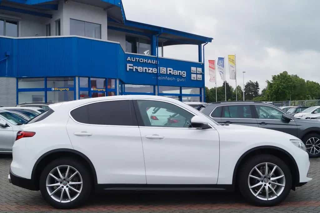 Alfa Romeo Stelvio Q4 *Pano*Navi*Kamera*Blind*SHZ*Front* 04/2019-photo-2
