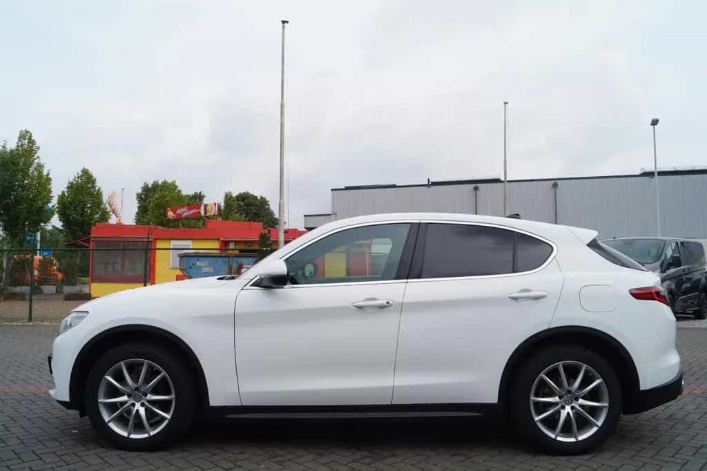 Alfa Romeo Stelvio Q4 *Pano*Navi*Kamera*Blind*SHZ*Front* 04/2019-photo-4