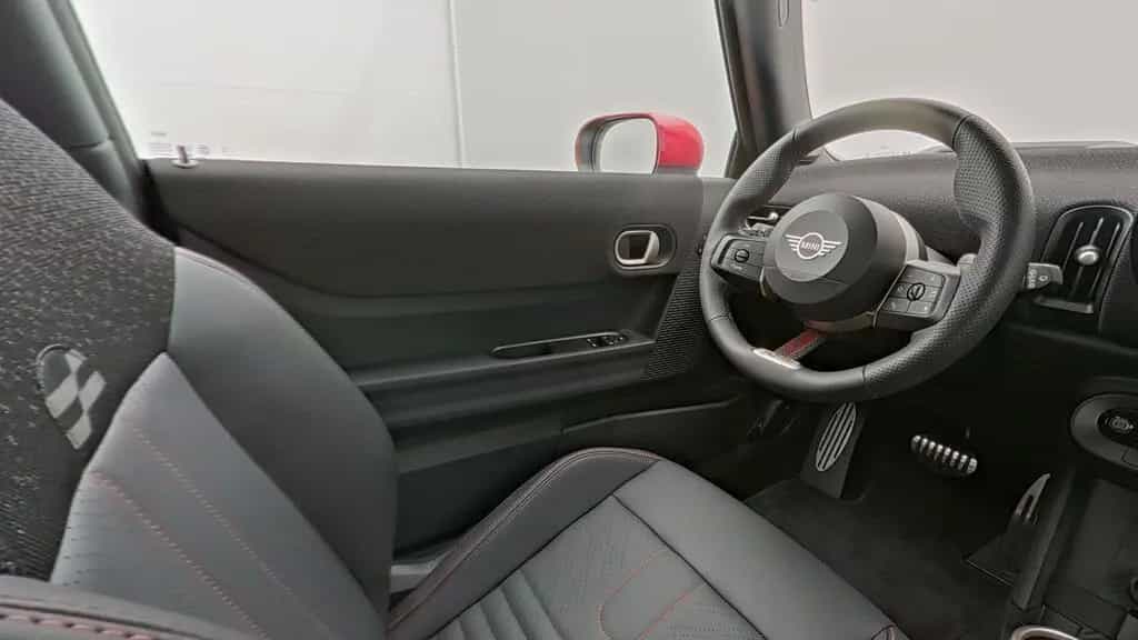 MINI John Cooper Works 05/2025-photo-10