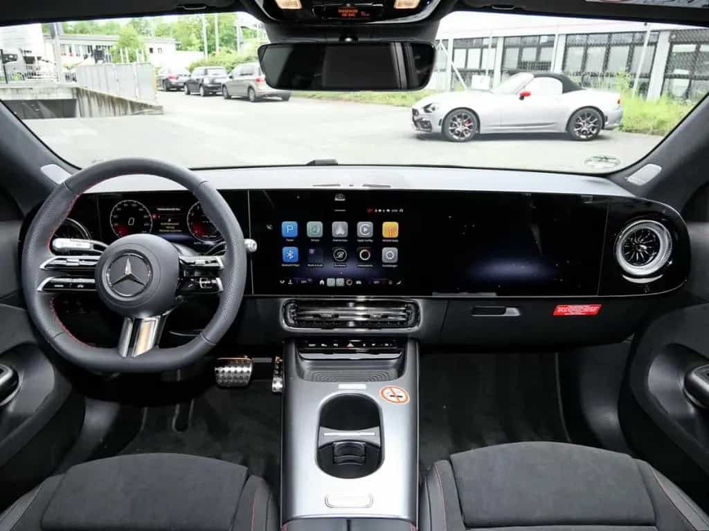 Mercedes-Benz CLA 220 AMG Night Panorama Distronic 360° AHK 05/2026-photo-11