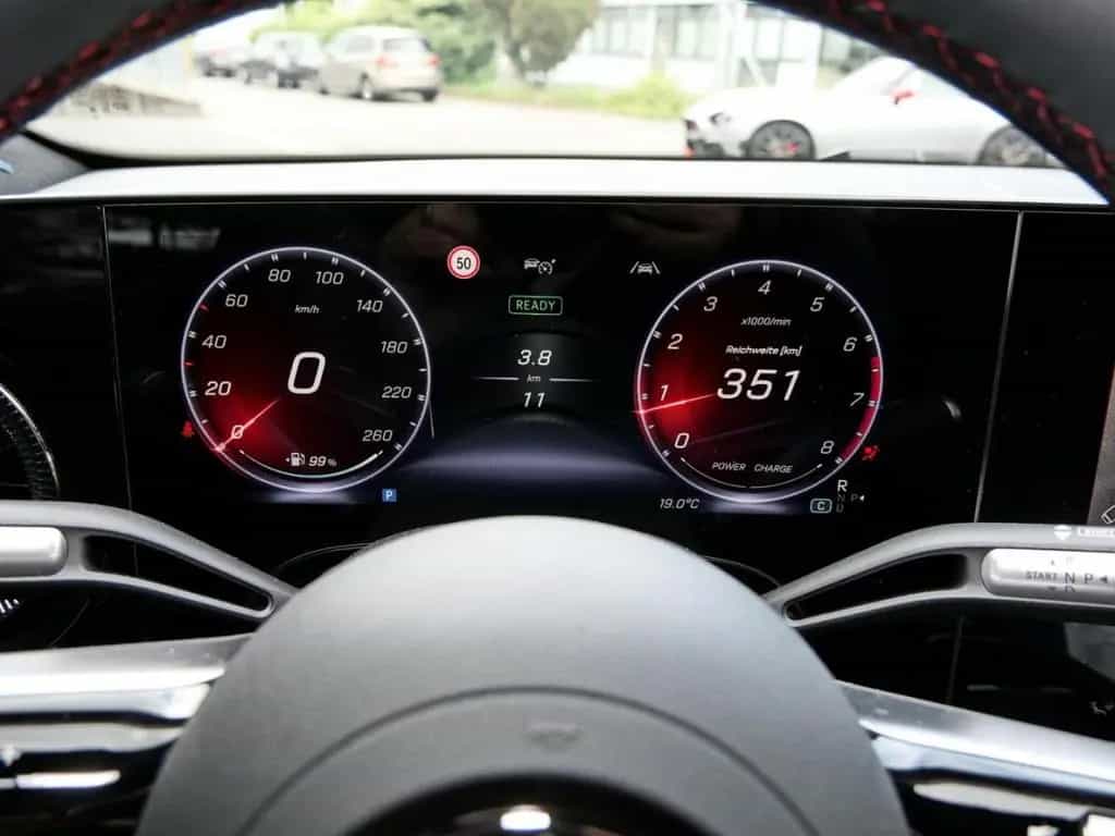 Mercedes-Benz CLA 220 AMG Night Panorama Distronic 360° AHK 05/2026-photo-18