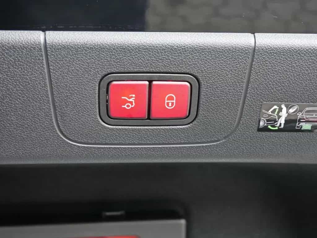 Mercedes-Benz CLA 220 AMG Night Panorama Distronic 360° AHK 05/2026-photo-19