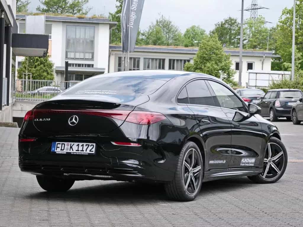 Mercedes-Benz CLA 220 AMG Night Panorama Distronic 360° AHK 05/2026-photo-2