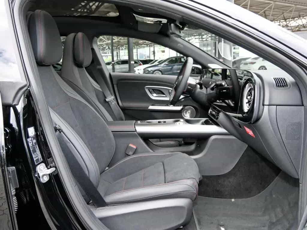 Mercedes-Benz CLA 220 AMG Night Panorama Distronic 360° AHK 05/2026-photo-8
