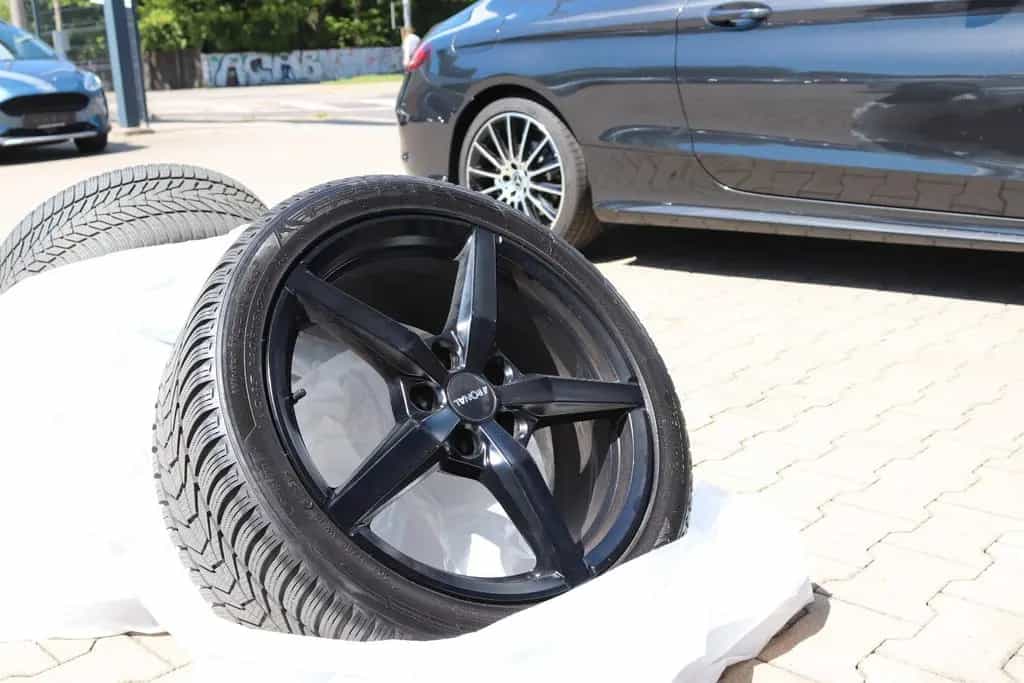 Mercedes-Benz C 200 Coupe 4Matic AMG Navi Kamera SHZ Alcantara 09/2018-photo-24
