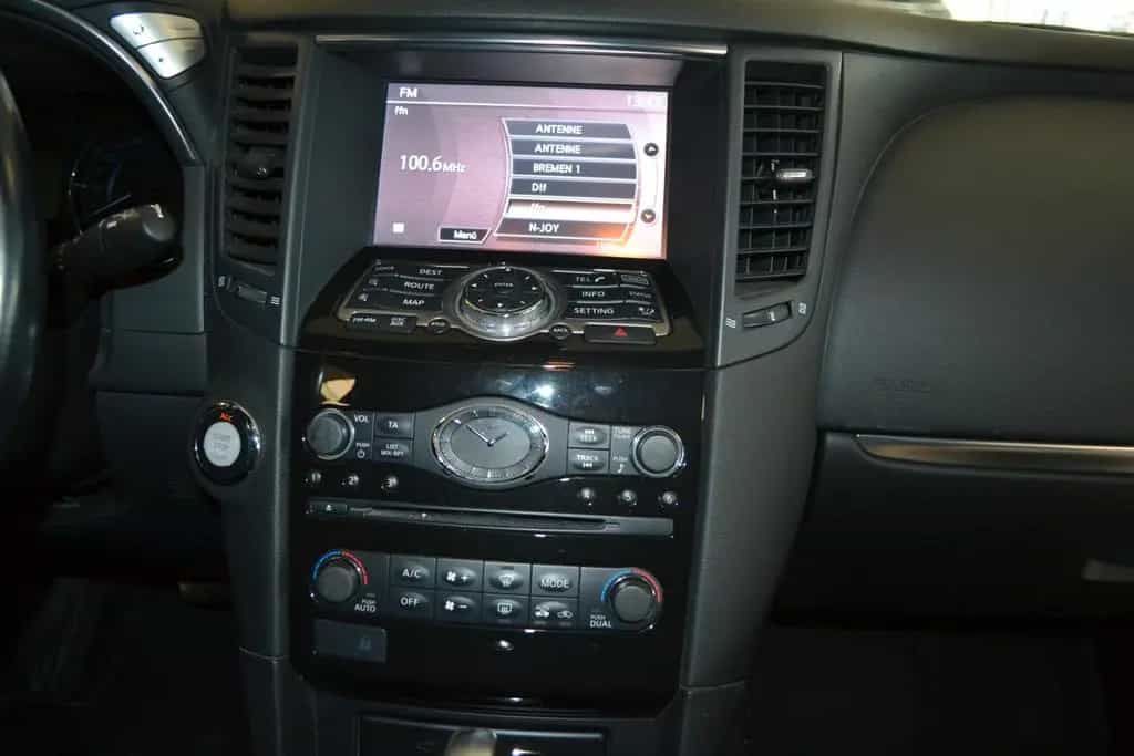 Infiniti QX70 30d GT Premium - AWD 04/2015-photo-12