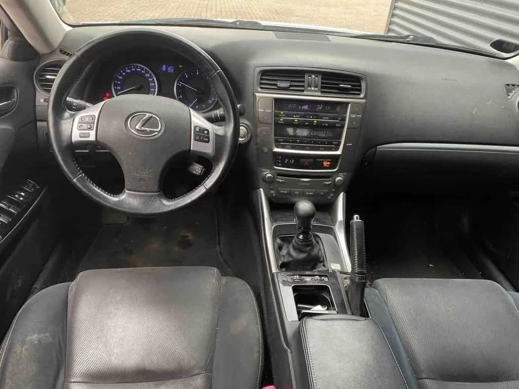 Lexus IS 200 200d Executive Line 12/2013-photo-7