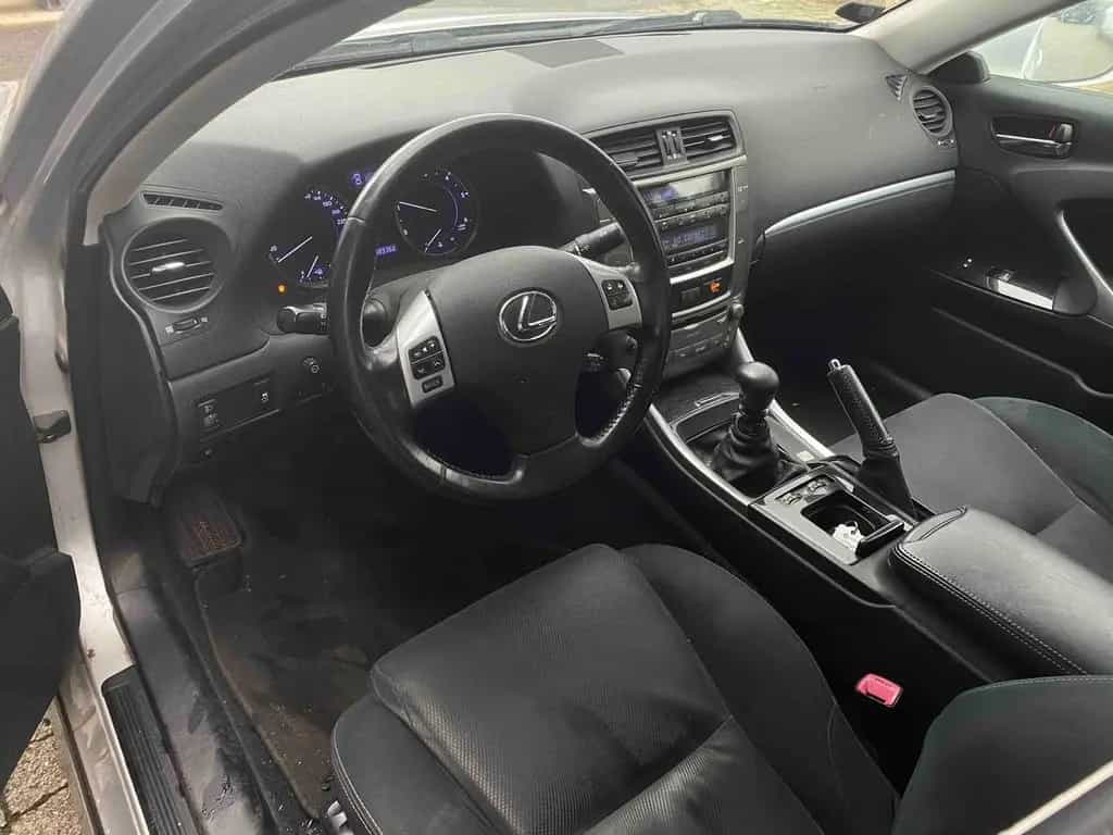 Lexus IS 200 200d Executive Line 12/2013-photo-8