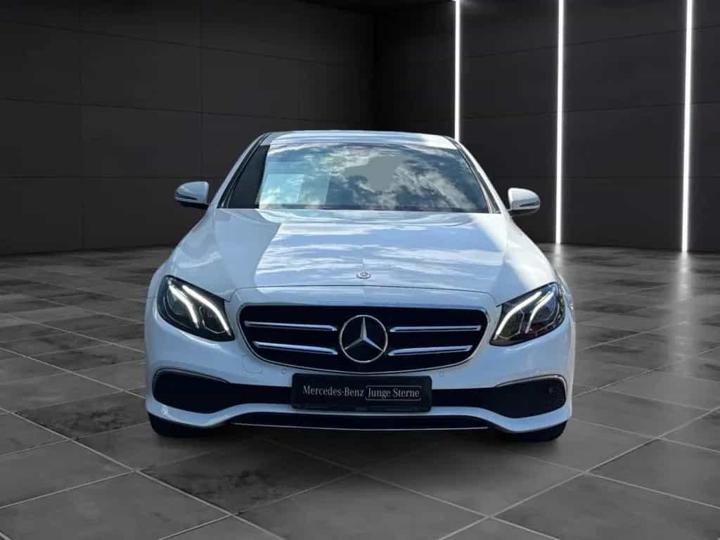 Mercedes-Benz E 200 Avantgarde*Sport*LED*Widescreen*Kamera* 09/2019-photo-1