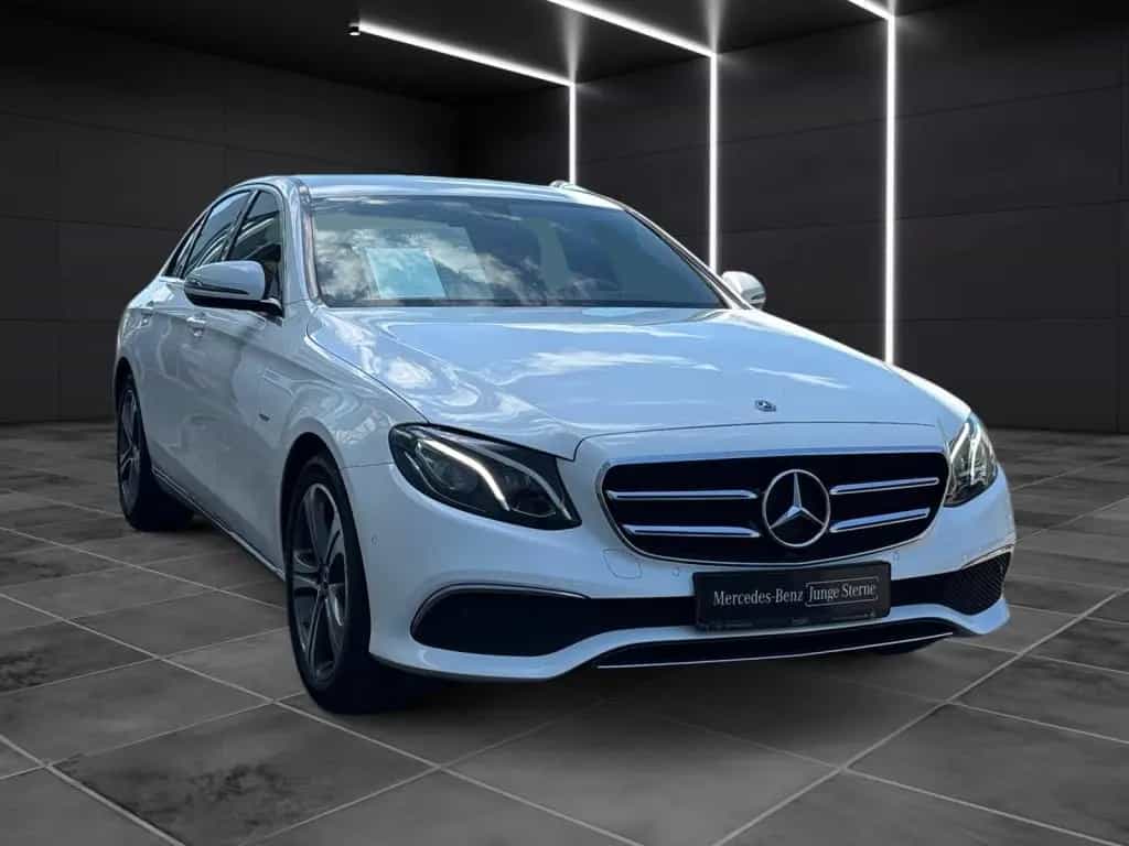 Mercedes-Benz E 200 Avantgarde*Sport*LED*Widescreen*Kamera* 09/2019-photo-2