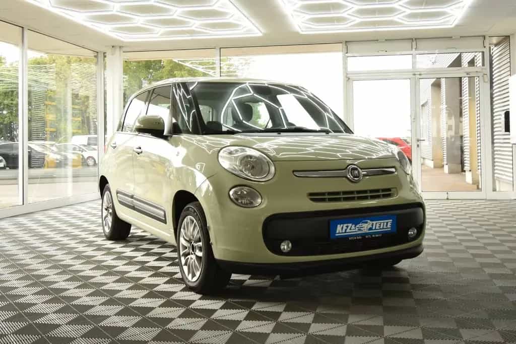 Fiat 500L Lounge Bluetooth Panorama-Dach AHK Klima 08/2013-photo-0
