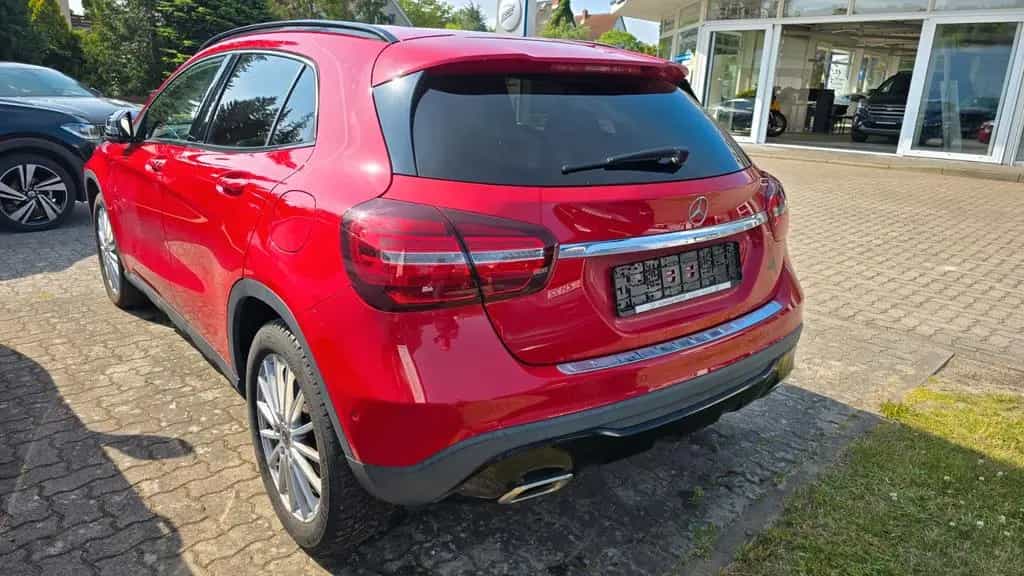 Mercedes-Benz GLA 200 ACC 09/2018-photo-5