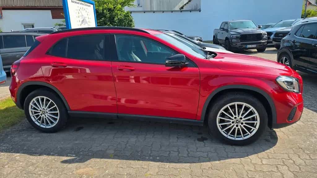 Mercedes-Benz GLA 200 ACC 09/2018-photo-6
