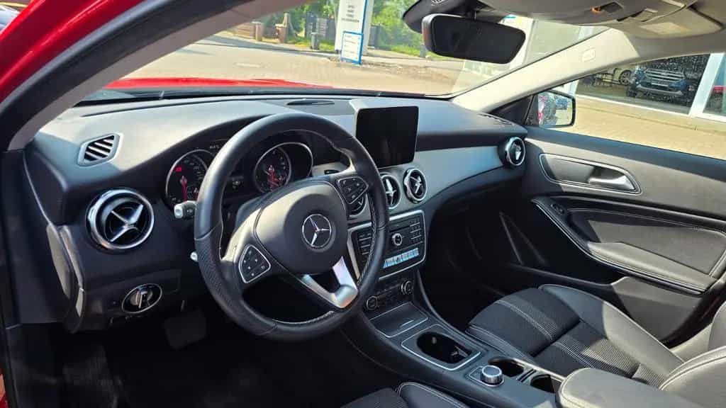 Mercedes-Benz GLA 200 ACC 09/2018-photo-7