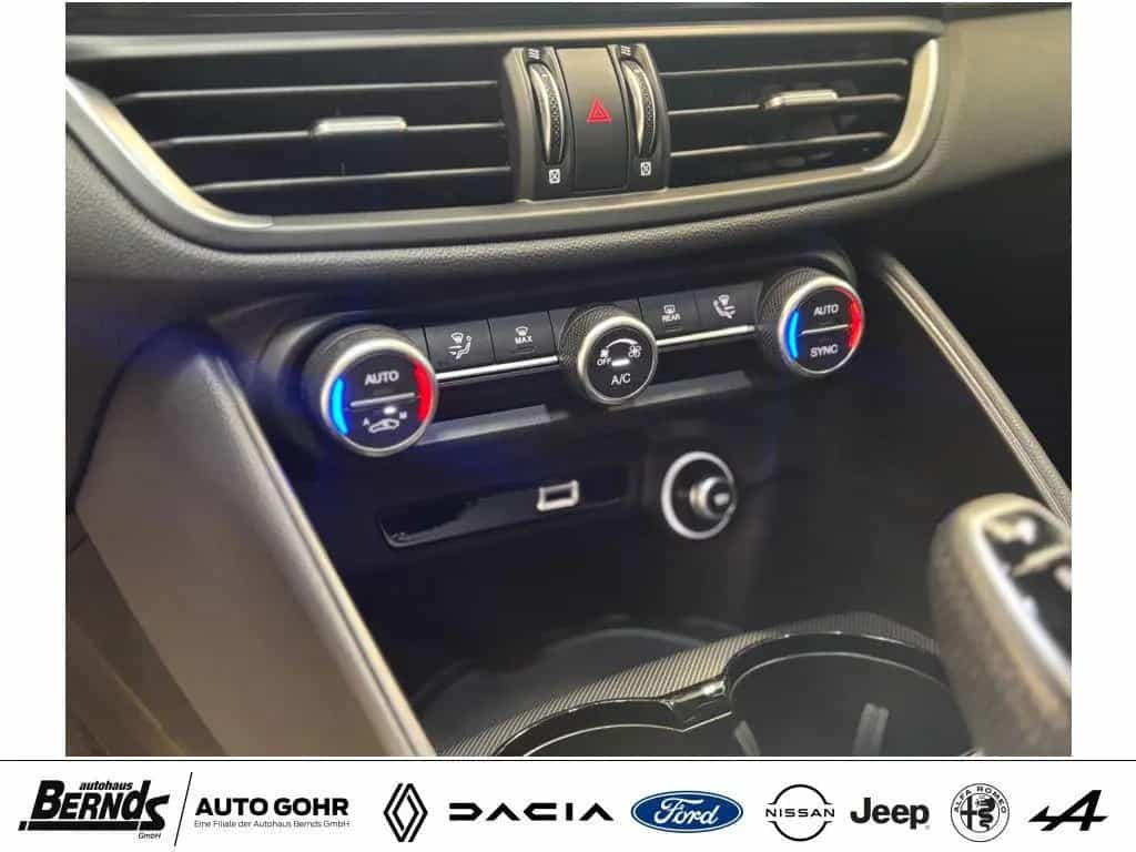 Alfa Romeo Giulia 2.0 Turbo 16V AT8-Q4 Sprint AUTOMA. ALLRA 07/2024-photo-23