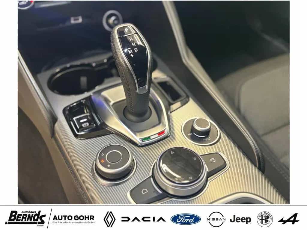 Alfa Romeo Giulia 2.0 Turbo 16V AT8-Q4 Sprint AUTOMA. ALLRA 07/2024-photo-25