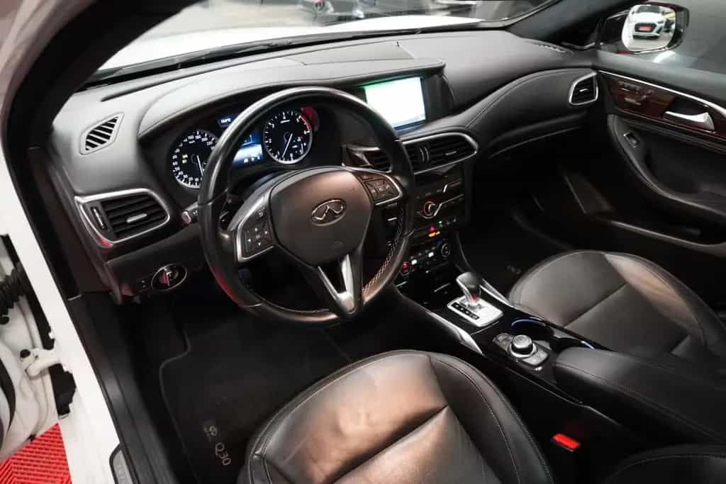 Infiniti Q30 2.2d Sport Aut. 2.Hand*Keyless*Bose*Acc*360° 05/2016-photo-12