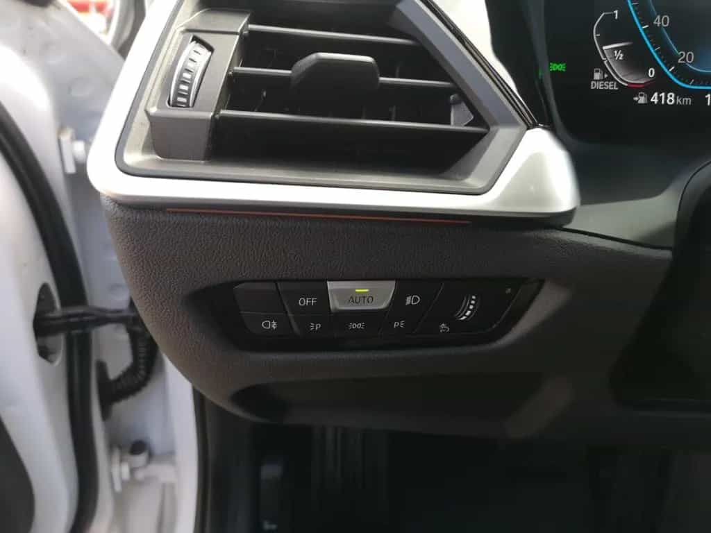 BMW 318 d Tour. LED+NAVI+KLIMAAUTO+PDC+SHZ+KAMERA 01/2022-photo-24
