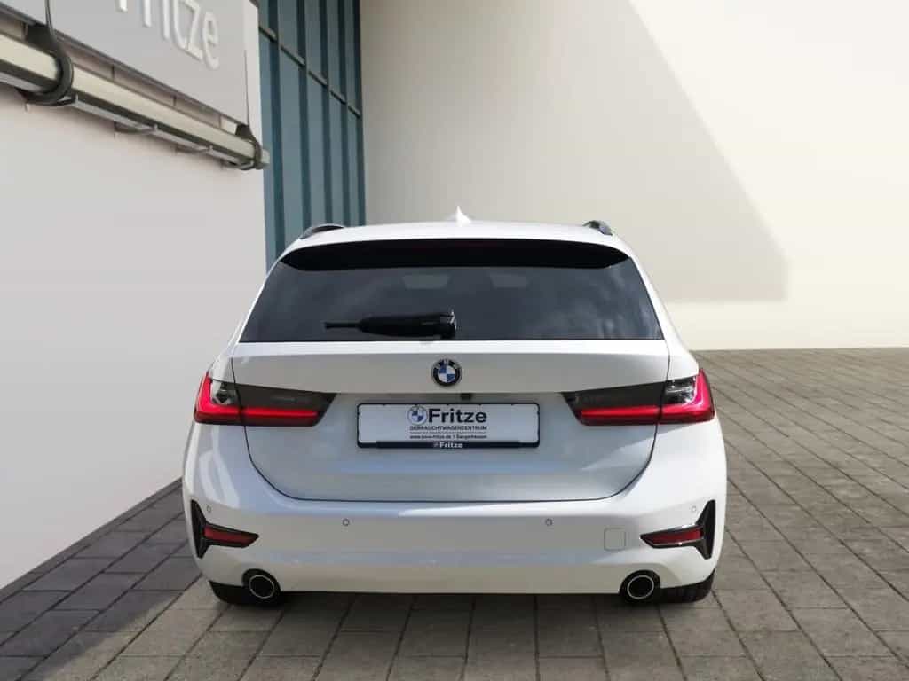 BMW 318 d Tour. LED+NAVI+KLIMAAUTO+PDC+SHZ+KAMERA 01/2022-photo-4